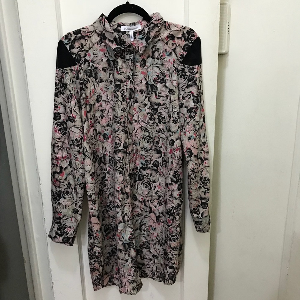 BCBG Generation long sleeve shift dress